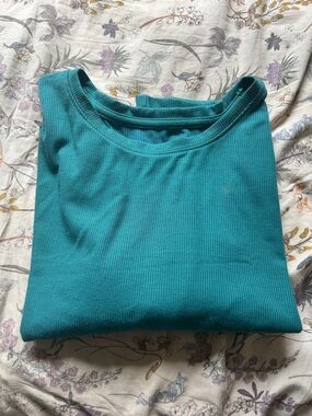 Women’s Short-Sleeve Gap Fit Activewear Top